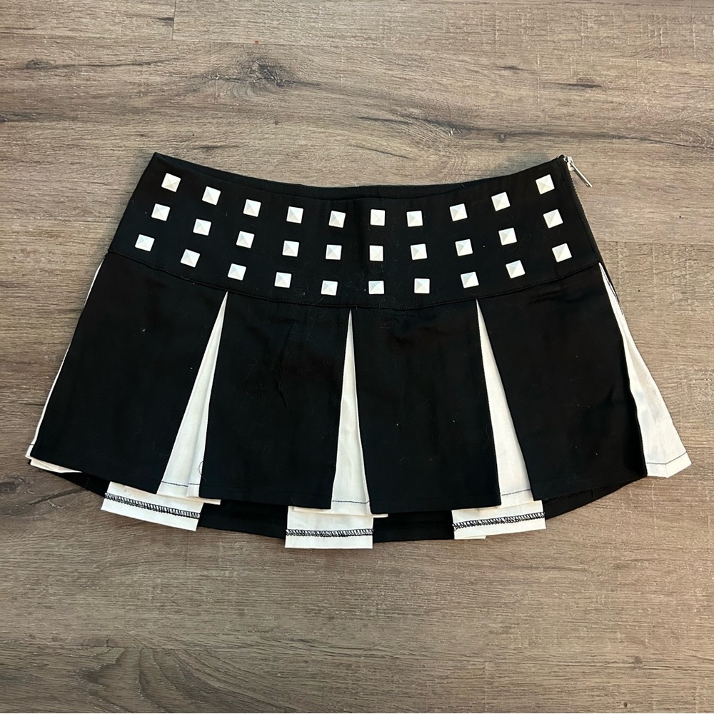 Black and White Mini Skater Skirt with Pleats